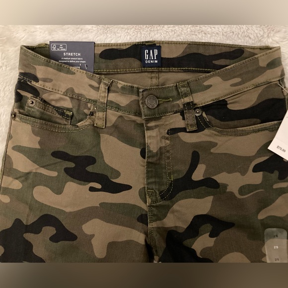 Brand New With Tags GAP Cropped Denim Camo Jeans, sz 25 - Picture 2 of 5